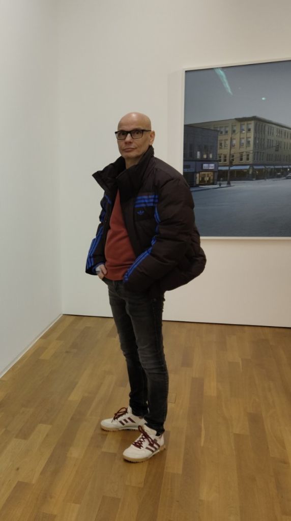 Fotograf bei der Crewdson Ausstellung